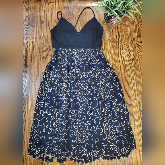 Anthropologie mavae Eyelet Midi Dress - Picture 6 of 13